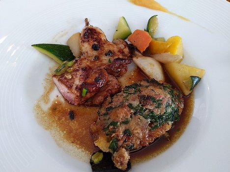 20221030_PXL123933187_Pixel3a-JEB quail on foie gras wiith quince jam and vegetables